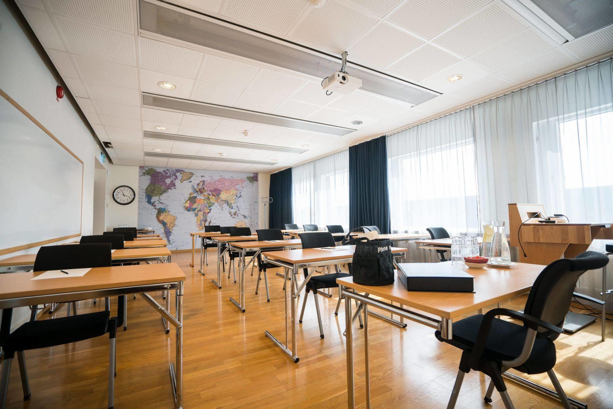 Scandic Kungens Kurva Fittja Exterior foto